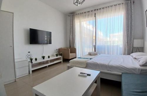El Gouna Ski Chalet | Hotel Apartment in G cribs