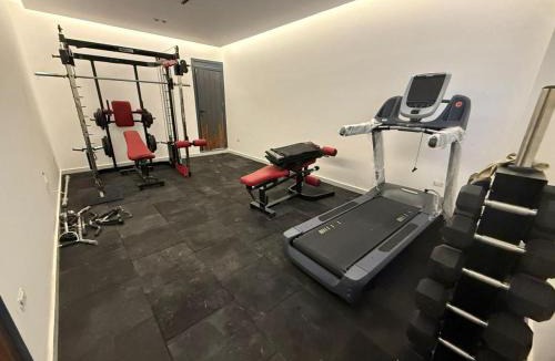 Ash-Shruq Hotel | HotteLy Suites - New Cairo - PooL &Gym access