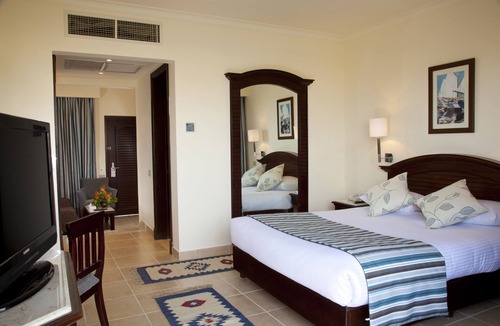Village Road Resort | Hurghada Coral Beach Hotel