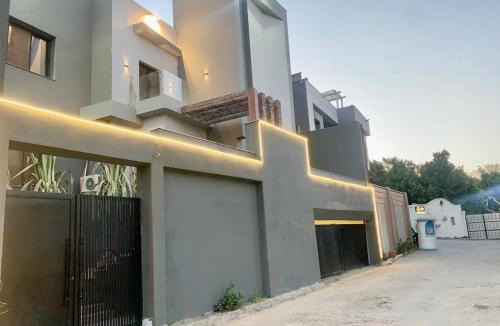 Sheikh Zayed City Villa | Iconic villa Five stars 2minitues from Gem and Pyramids