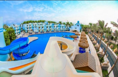 Village Road Hotel | Lillyland Mirage Bay & Aqua Park Hotel