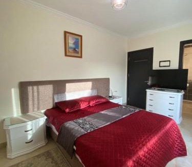 Ras Nasrani Apartment | Lovely 3 BDR with Sea View and Private Rooftop Area, Free Pool & Wild Beach Access