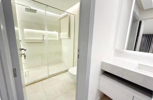 Al Manial Apartment | Luxurious Modern Flat with Nile & Pyramids View