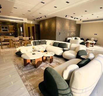 Cairo Apartment | Luxury 3 Master Bedrooms Nile& Pyramids open View