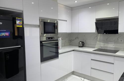 Sheikh Zayed City Apartment | Luxury 3BR with Private balcony & Parking