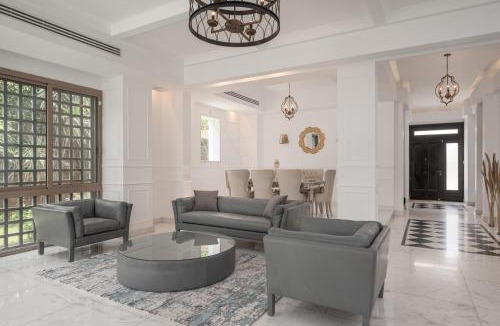 Sheikh Zayed City Villa | Luxury Allegria Golf Villa with pool