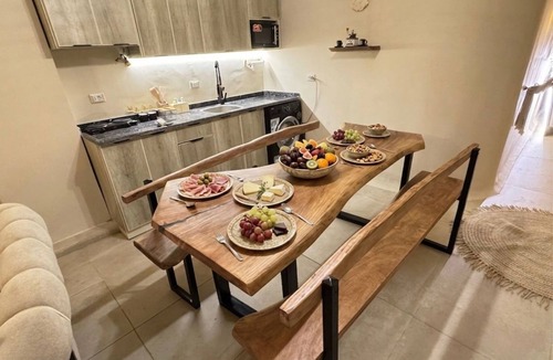 Al Haram Apartment | Luxury Front-Row Pyramid View | Steps from GEM & Ancient Wonders
