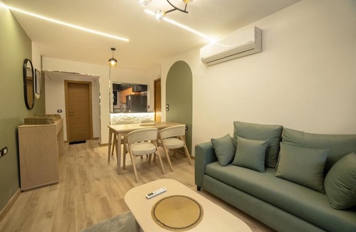 Heliopolis Apartment | Luxury Heliopolis 2 Bedroom Apartment With Garden View, Near Airport