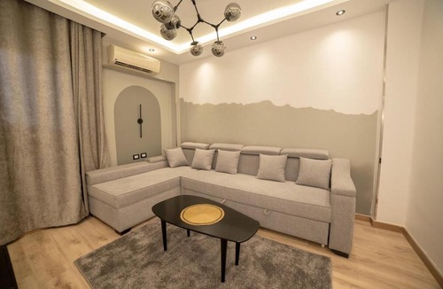 Heliopolis Apartment | Luxury Heliopolis 2 Bedroom Apartment With Garden View, Near Airport