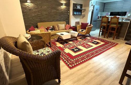 Taqseem Laselky Apartment | Maadi Villa Vibes with Private Garden and Entrance