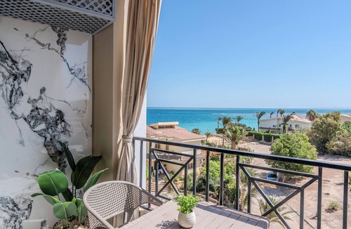 Hurghada Apartment | Modern beach apartment with pool, terrace & sea view – Juliana Beach Resort