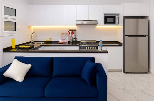 Al-Manasrah Ski Chalet | Modern Chalet in Port Said with Stunning City and Garden Views