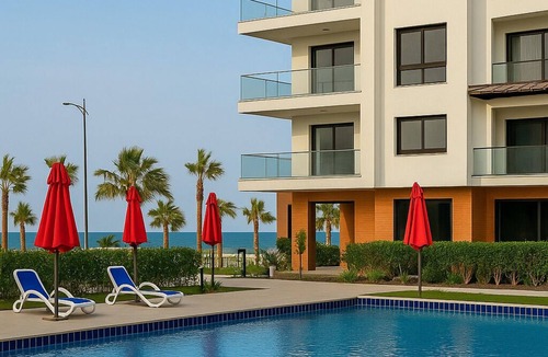 Al-Manasrah Ski Chalet | Modern Chalet in Port Said with Stunning City and Garden Views
