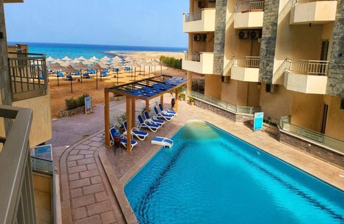Al Ahyaa Apartment | Modern Chalet with Pool & Partial Sea View - 1 Min to Beach