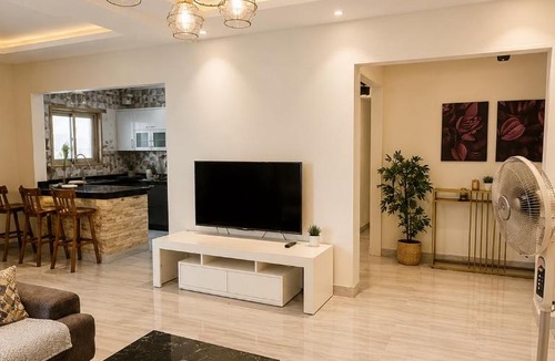 Al-Khalifa Apartment | Mokattam 2BR AC Apartment 15 Min to Downtown and 5th Settlement