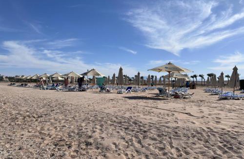 Sahl Hasheeh Apartment | One Bedroom Apartment with Pool View C201 -Al Saraya Sahl Hasheesh by Peaks