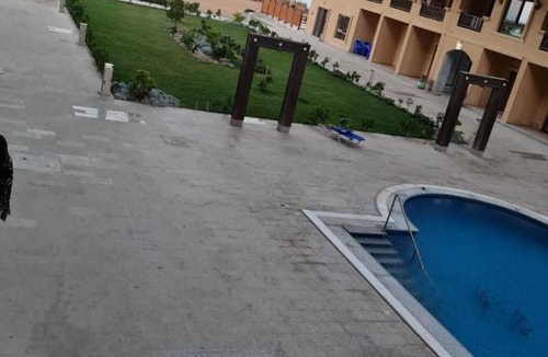 Al Ahyaa Apartment | Poolside Perch