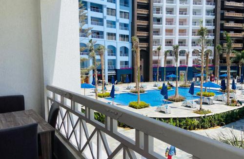 Marina El Alamein Apartment | Porto marina pool view