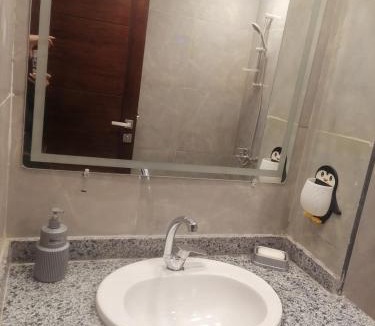 Al-Manasrah Apartment | Premium 2BR Family Suite at Porto Said Resort