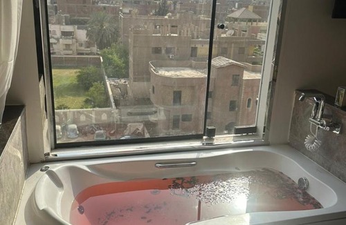 Kafrat al Jabal Hotel | Premium Pyramids BoutiQue With Rooftop Access