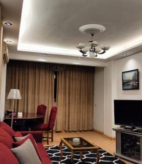 Al Duqqi Apartment | Private home, GYM , 3rd floor by stairs