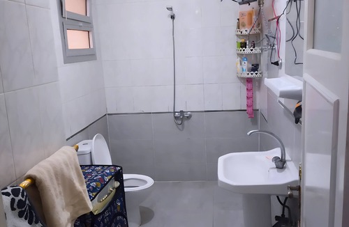 Az-Zohur Hotel | Private Rooms in Shared Apartment, Prime Location, Port Said Downtown