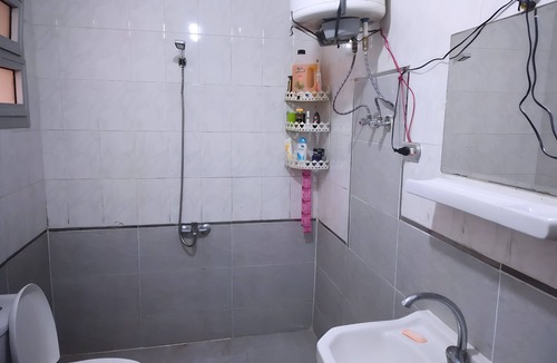 Az-Zohur Hotel | Private Rooms in Shared Apartment, Prime Location, Port Said Downtown
