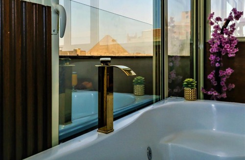 Kafrat al Jabal Hotel | Pyramids Palace View With Rooftop Access