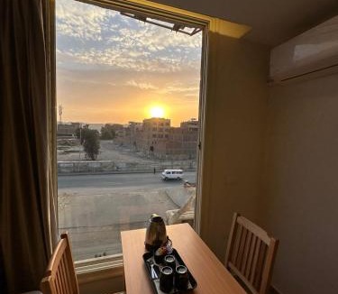 Kafrat al Jabal Hotel | Radiant Pyramids View