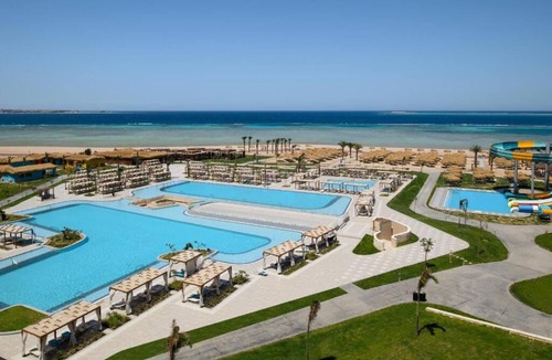 Sahl Hasheeh Resort | Relax & Explore: Beachfront, Multiple Pools, Spa, Dining & Red Sea Excursions