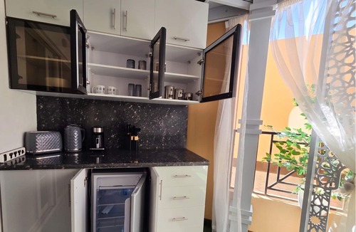 Al Ahyaa Apartment | Romantic apartment with garden, pool and beach