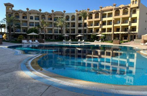 Sahl Hasheeh Apartment | Sahl Hasheesh Luxury Sea View Studio Alsaraya Resort