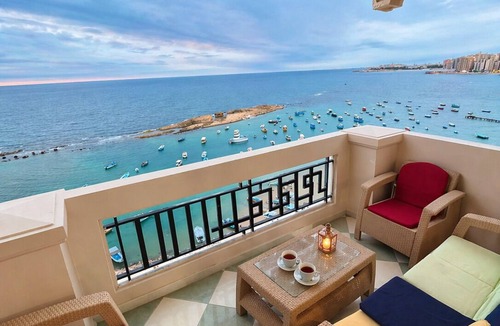 Al-Muntazah Hotel | seaview hotel
