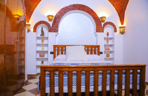 Luxor Villa | Shahhat View House, Charming Private Villa in Luxor West Bank with Habu Temple Views, for up to 6 guests