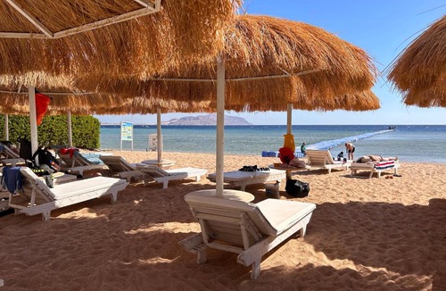 Ras Nasrani Apartment | Sharm Hills - 2BR with Pool View and Free Beach Access