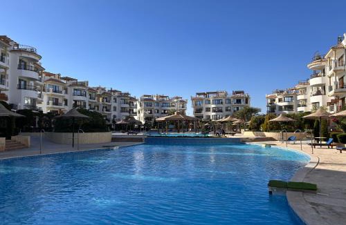 Ras Nasrani Apartment | Sharm Hills - Cosy Studio with Pool View and Free Beach Access