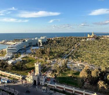 Al-Muntazah Apartment | Sheraton Palace Sea View