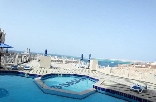 Sakkala Apartment | SkySea Luxury Studio sea view rooftop pools central