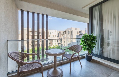 Al-Khalifa Apartment | Spacious 3-bedroom apartment in fabulous Cairo with AC and gym