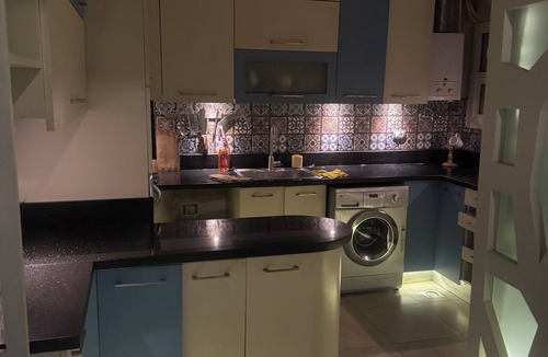 Nasr City Apartment | Spacious 3-bedroom apartment in charming Cairo with AC