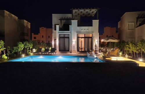 El Gouna Villa | Spacious 4 BDR + Maid’s Room Lakefront Villa with Heated Pool in El Gouna