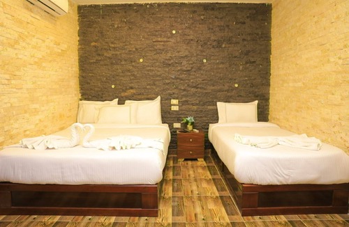 Al Haram Hotel | Spacious 9-bedroom hotel in charming Giza Governorate with AC