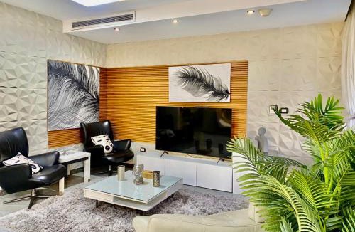 Giza Villa | Spacious Luxury 5BR Villa with Private Pool near GEM