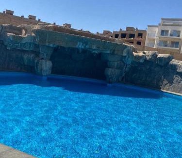Ras Nasrani Apartment | Sunny Beach Luxury Apartment - Free Beach & Pools