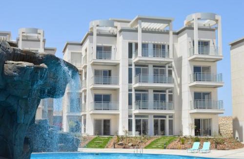Ras Nasrani Apartment | Sunny Beach Luxury Apartment - Free Beach & Pools