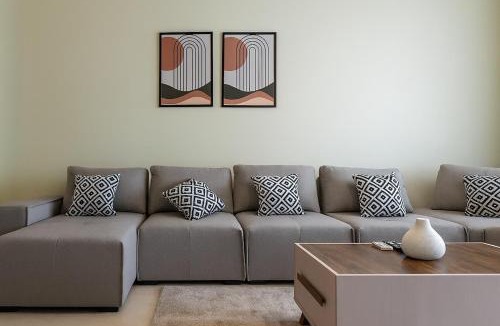 Al-Khalifa Apartment | Sunny Hills 4 - Modern & Elegant Retreat