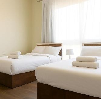 Al-Khalifa Apartment | Sunny Hills 4 - Modern & Elegant Retreat