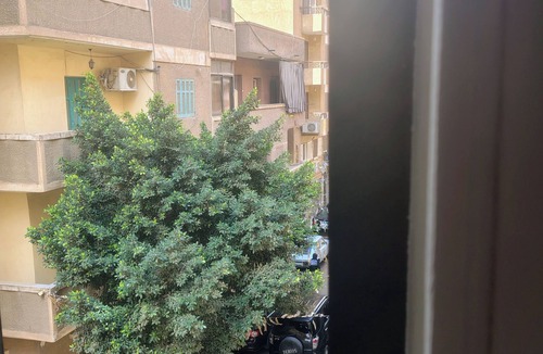 Hada'iq al-Qubbah Apartment | Sunny Vibes in the Heart of the City
