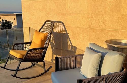 Ad-Dab'ah Apartment | Swan Lake upper chalet wit rooftop