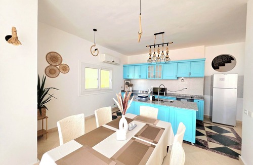 Al Ahyaa Villa | The White Lions Luxury Sea View Villa Sleeps 7 Breakfast Airport Transfer